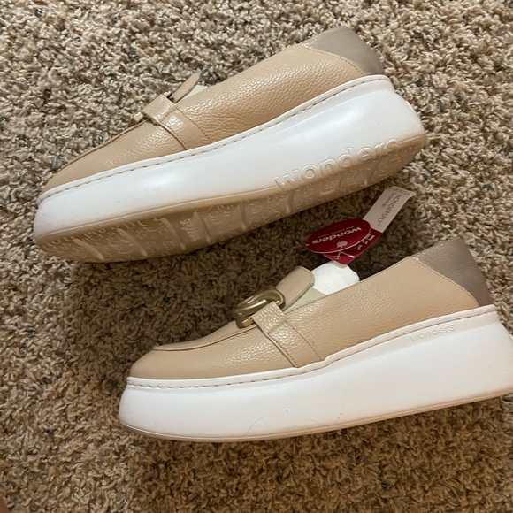 wonders a-2634 - natural color platform leather loafer- size 39 (8.5-9) - Picture 7 of 7